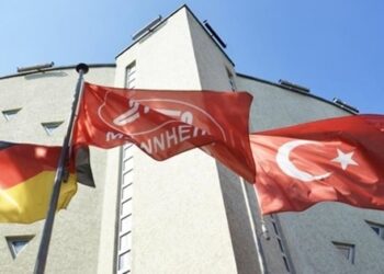 Almanya’da dört Türk imama yasak