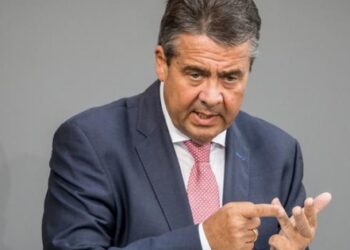 Gabriel: Türkiye’ye silah ihracatını beklemeye aldık