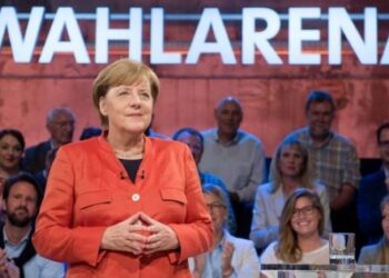 Merkel’den ülkesindeki Türklere mesajlar