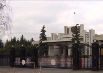 Kuzey Kore elçisini kovdular