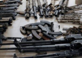 Türkiye’den Nijerya’ya giden kaçak silahlar yakalandı