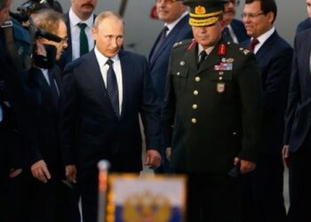 Putin Ankara’ya geldi resmi törenle karşılandı!