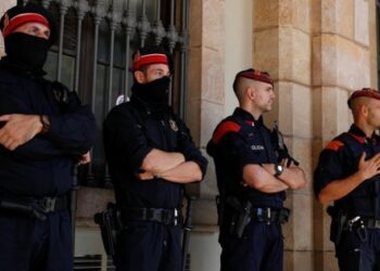 Flaş iddia: İspanyol polisi Katalan lider Puigdemont’u gözaltına alacak