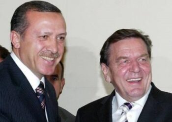 Schröder gizlice Türkiye’ye gelip tutuklu aktivistleri bıraktırtmış