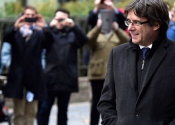 Katalan lider Puigdemont, Belçika polisine teslim oldu!