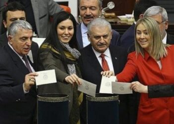 Oylar düştü Erdoğan seçimlere farklı hazırlanıyor!