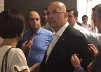 Enis Berberoğlu davasında duruşma salonu boşaltıldı