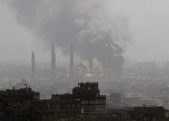 Devrik liderin evini havaya uçurdular..  Yemen alev alev yanıyor..