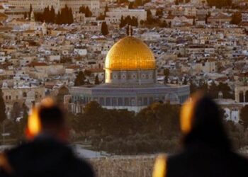 Trump, İsrail’in başkenti olarak resmen Kudüs’ü gösterdi