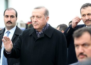 The Times: Erdoğan bıyıklıları aldı Yunanistan’a gidiyor