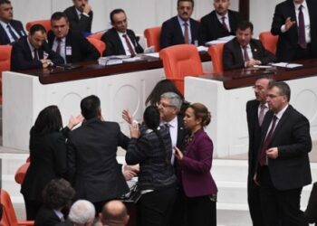 ‘Man Adası belgeleri’nden dolayı Meclis’te tartışma çıktı!
