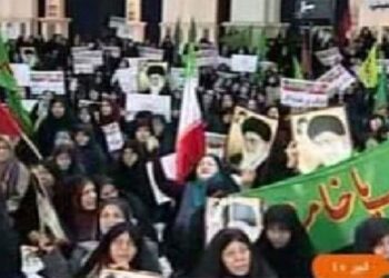 İran’da Devrim Muhafızları: Protestolara devam edenler ‘demir yumrukla’ karşılaşır