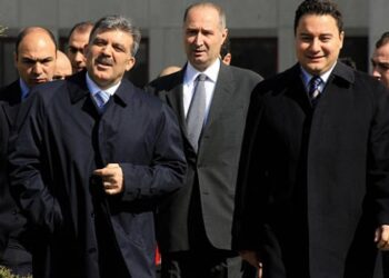Takan: Gül, Ali Babacan’ı Cumhurbaşkanlığı adaylığına hazırlıyor