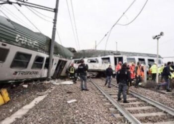 İtalya’da tren kazası: 2 ölü, 10 yaralı