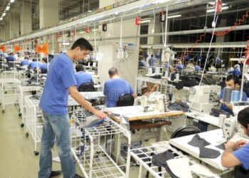 Haklarını isteyen göçmen işçilere hapis cezası!