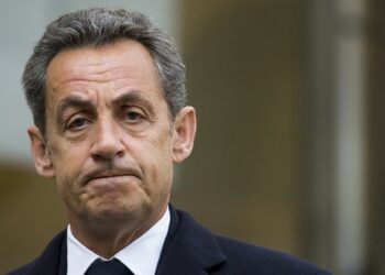 Sarkozy: Karalamalardan dolayı hayatımı cehenneme çevirdiler