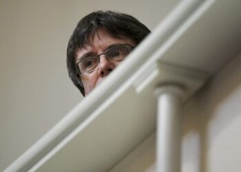Eski Katalonya lideri Puigdemont, Almanya’da gözaltında