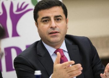 Demirtaş’ın serbest bırakılması için imza kampanyası