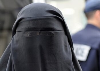 Danimarka’da Meclis burka ve peçe yasağını onayladı