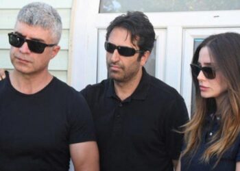 Mahsun Kırmızıgül ile Özcan Deniz yıllar sonra cenazede barıştı