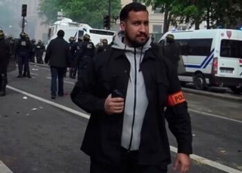 Eylemciyi döven Macron’un güvenlik danışmanı gözaltına alındı