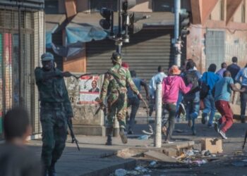 Zimbabve’de seçimlere kan bulaştı: 3 ölü, onlarca yaralı