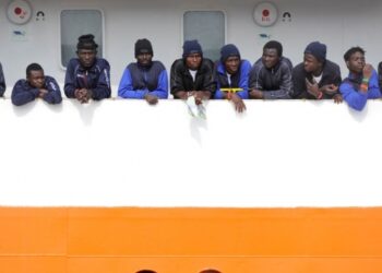 ​İtalya’da gemide bekletilen göçmenler açlık grevine başladı