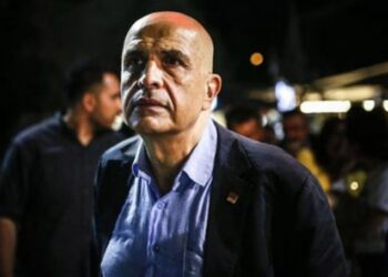 Milletvekili Enis Berberoğlu’na yurt dışına çıkış yasağı