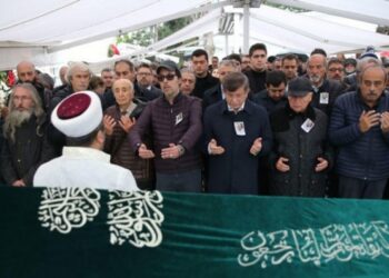 Gazeteci Bumin’in cenazesi İzmir’e uğurlandı