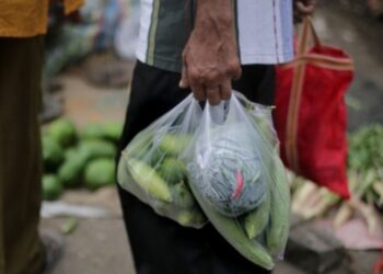 Alışverişte ‘paralı poşet’ dönemi başladı