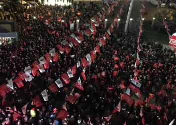 CHP binası önünde tarihi anlar
