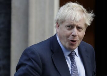 İngiltere’de Brexit yine ertelendi