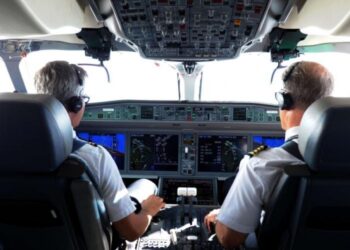 ​Hostes fark etti: Pilot uçağın tuvaletine gizli kamera yerleştirmiş