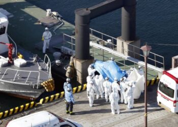 Japonya’da karantinaya alınan gemide 10 yolcuda daha koronavirüs tespit edildi