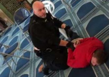 Londra’da Camii’de silahlı saldırı; din görevlisi bıçaklandı