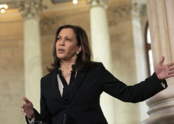 Biden’ın yardımcısı kadın ve siyahi kökenli Kamala Harris oldu