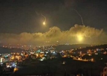 İsrail sınıra fosfor bombası attı!