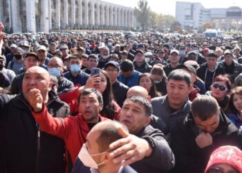 Kırgızistan’da hükümet görevden alındı