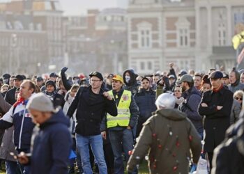 Hollanda’da hükümet, sokağa çıkma yasağını kaldıran mahkeme kararına itiraz etti