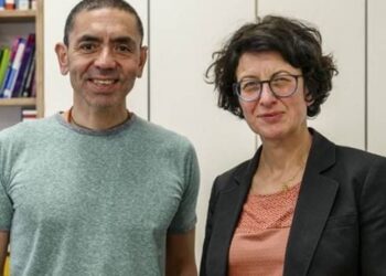 Almanya’da Prof. Dr. Uğur Şahin ve Dr. Özlem Türeci’ye liyakat nişanı verilecek