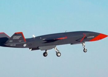 Boeing’in insansız savaş uçağı tasarımından 3 yıl sonra havalandı