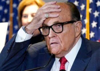 Trump’ın avukatı Giuliani’nin lisansı askıya alındı