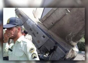 İran’da savaş uçağı düştü