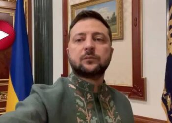 Zelenskiy gömlekle görüntü verdi: ‘Rusya Donbass’ı cehenneme çevirdi’