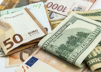 Dolar ve euro güne yüksek başladı