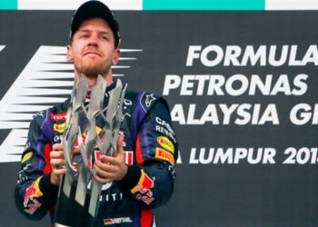 Sebastian Vettel sezon sonunda emekli olacağını duyurdu
