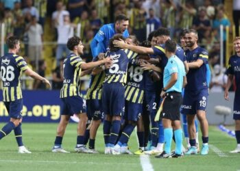 Fenerbahçe, Slovacko’yu rahat geçti: 3-0