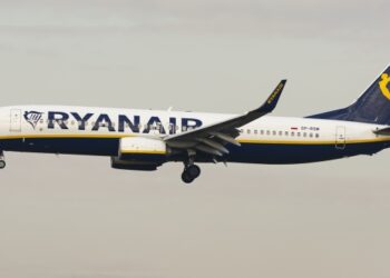 İspanya’da Ryanair hava yolu şirketi çalışanları greve başladı