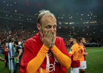 Semih Kaya futbolu bıraktığını açıkladı