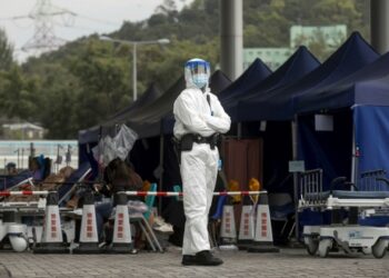 Hong Kong’da günlük Covid-19 vaka sayısı son 3 günde 10 bini aştı
